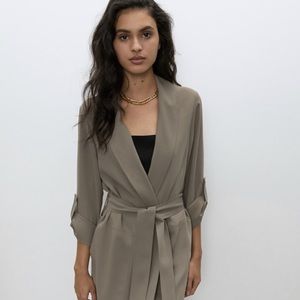 [SOLD] NWT Babaton/Aritzia Kahlo Robe Long (Stone Taupe, XXS)